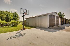 Dularge Grand Villa - Steps to Marina + Fishing!