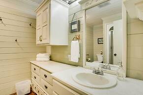 Dularge Grand Villa - Steps to Marina + Fishing!