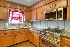 Dularge Grand Villa - Steps to Marina + Fishing!