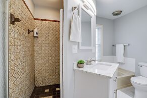 Spacious Minneapolis Home Rental: 8 Mi to Downtown