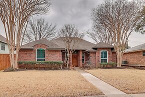 Modern Carrollton Home - Private Pool & Grill