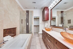 Modern Carrollton Home - Private Pool & Grill