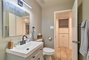 Private Desert Retreat w/ Grill & Mtn Views!