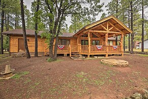 Wooded Yard, Gas Grill: Lush Pinetop Retreat