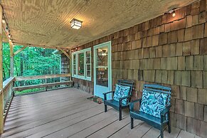 Cozy Roaring Gap Retreat With Fire Pit & Patio!