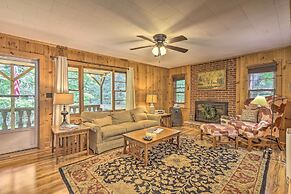 Near Hiking: Roaring Gap Retreat w/ Fire Pit!