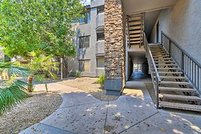 6 Mi to Downtown: Phoenix Condo w/ Pool Access!