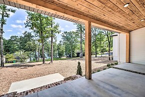 All-encompassing Lakehouse w/ Modern Accents!