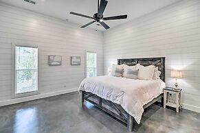 All-encompassing Lakehouse w/ Modern Accents!