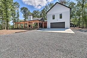 All-encompassing Lakehouse w/ Modern Accents!