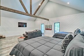 All-encompassing Lakehouse w/ Modern Accents!