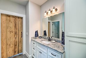 All-encompassing Lakehouse w/ Modern Accents!