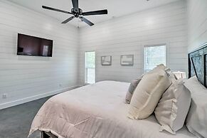 All-encompassing Lakehouse w/ Modern Accents!