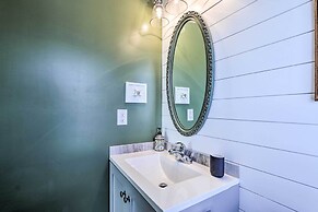 Morrisonville Manor w/ Fire Pit & Hot Tub!