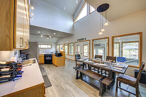 Expansive Waterfront Escape w/ Kayaks + Sups!