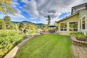 Expansive Waterfront Escape w/ Kayaks + Sups!