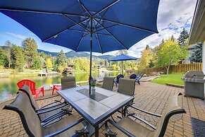Expansive Waterfront Escape w/ Kayaks + Sups!