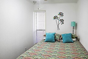 Surfside 'sandcastle Suite' w/ Balcony & 2 Pools!