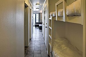 Surfside 'sandcastle Suite' w/ Balcony & 2 Pools!