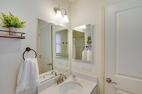 Sleepy Hollow Lake Home w/ Deck, Pool Access!