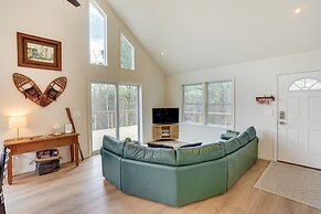 Sleepy Hollow Lake Home w/ Deck, Pool Access!