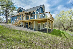 Sleepy Hollow Lake Home w/ Deck, Pool Access!