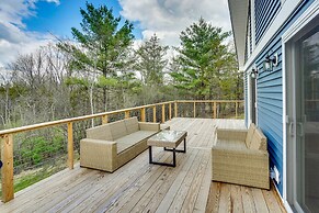 Sleepy Hollow Lake Home w/ Deck, Pool Access!