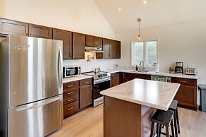 Sleepy Hollow Lake Home w/ Deck, Pool Access!