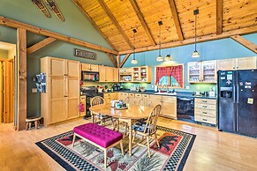 Slaty Fork Escape w/ Mountain View + Hot Tub!