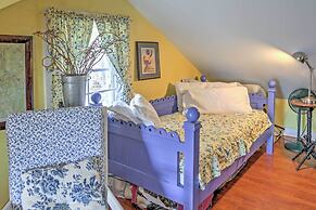 Dainty New Preston Cottage w/ Dock & Lake Views!