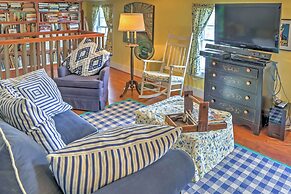 Dainty New Preston Cottage w/ Dock & Lake Views!