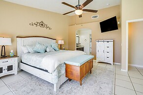 Lakefront Glendale Home w/ Pool, Boat & Fishing!