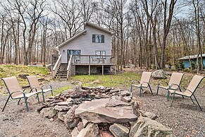 Pocono Lake Home w/ Fire Pit: Walk to Ski Hill!