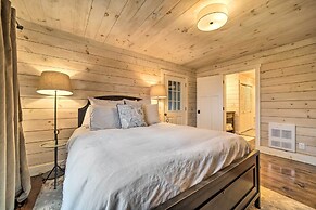 Mtn-view Getaway w/ Deck & Grill in Cashiers!