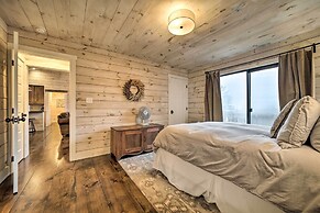 Mtn-view Getaway w/ Deck & Grill in Cashiers!
