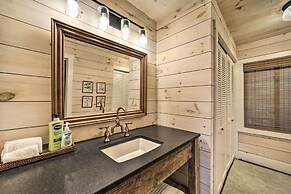 Mtn-view Getaway w/ Deck & Grill in Cashiers!