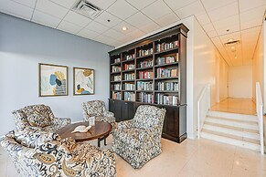 Oceanfront Marco Island Escape w/ Beach Access!