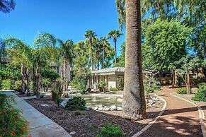 Sleek Phoenix Condo: Walk to Biltmore Fashion Park