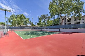 Sleek Phoenix Condo: Walk to Biltmore Fashion Park