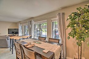 Sleek Phoenix Condo: Walk to Biltmore Fashion Park