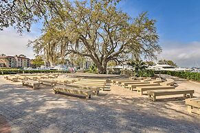 Relax By Pool: Harbour Town Resort Condo