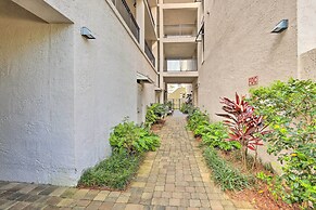 Relax By Pool: Harbour Town Resort Condo