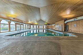 Bright Manistee Condo w/ Beach + Pool Access!