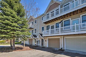 Bright Manistee Condo w/ Beach + Pool Access!