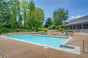 Getaway w/ Lake Views Near Wintergreen Resort!