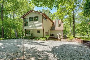 Getaway w/ Lake Views Near Wintergreen Resort!