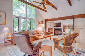Getaway w/ Lake Views Near Wintergreen Resort!