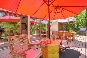 Getaway w/ Lake Views Near Wintergreen Resort!