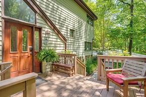 Getaway w/ Lake Views Near Wintergreen Resort!