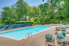 Getaway w/ Lake Views Near Wintergreen Resort!